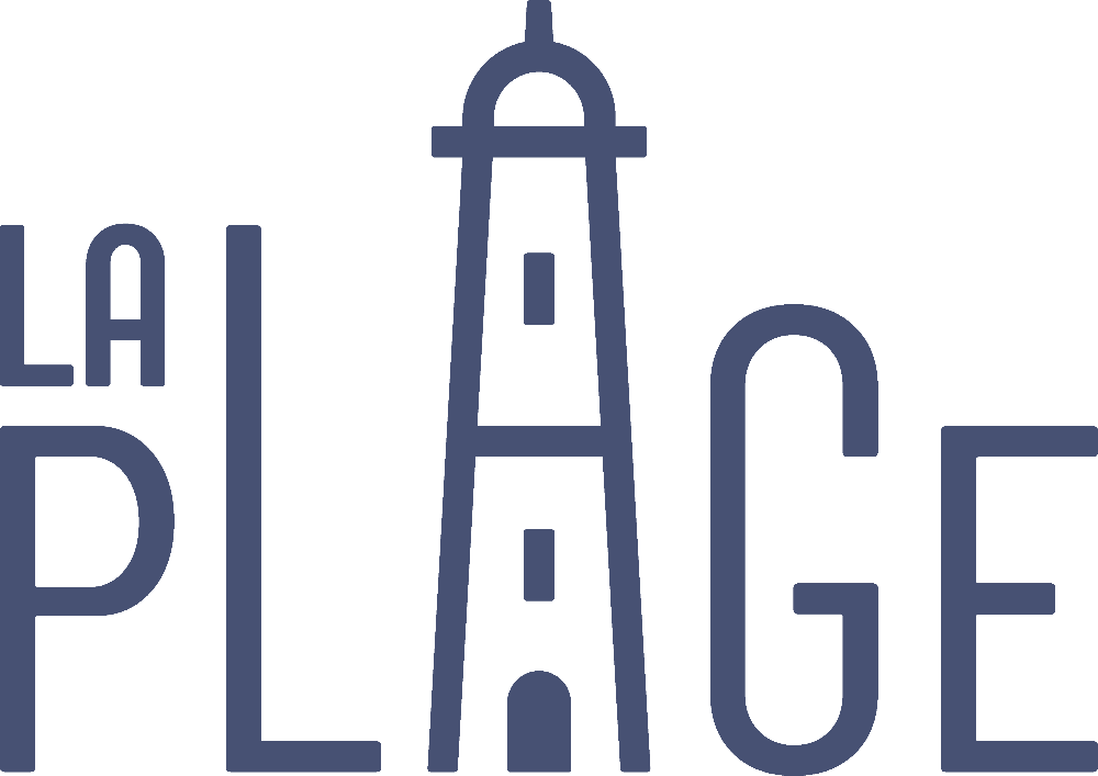 Logo de La Plage avec phare stylisé.